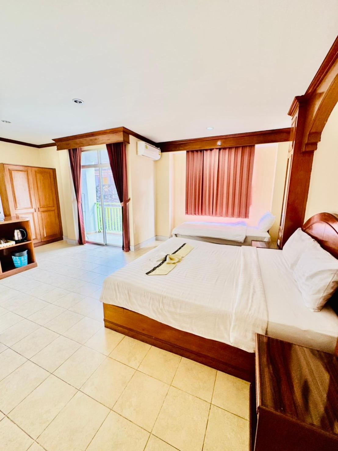 Innarm House Patong Esterno foto