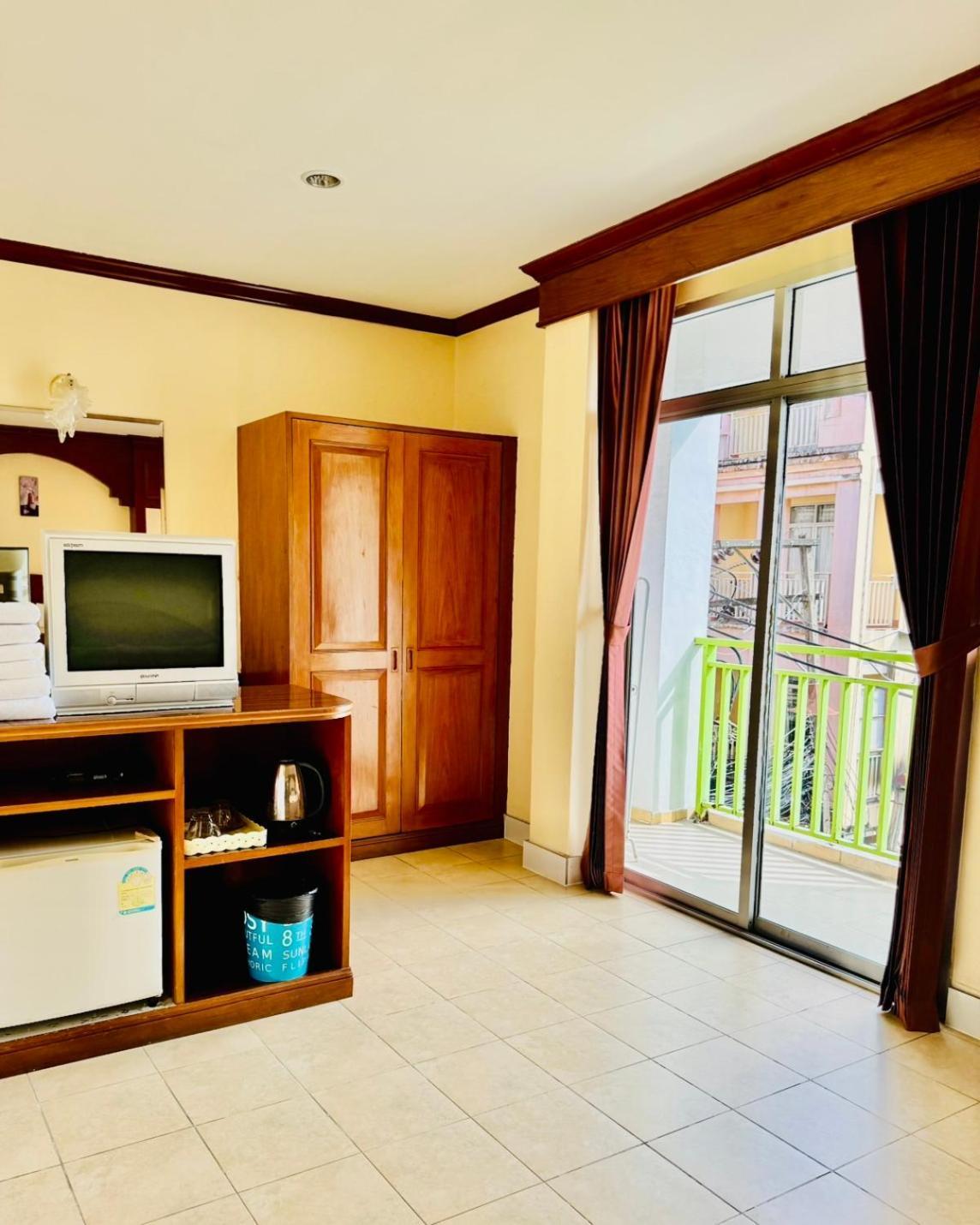 Innarm House Patong Esterno foto
